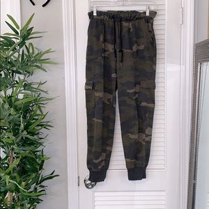 PINK camo cargo pants/ joggers